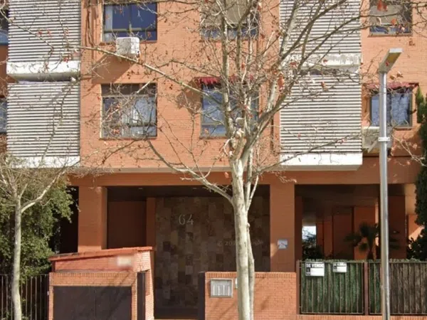 Piso en avenida de los Artesanos, 64