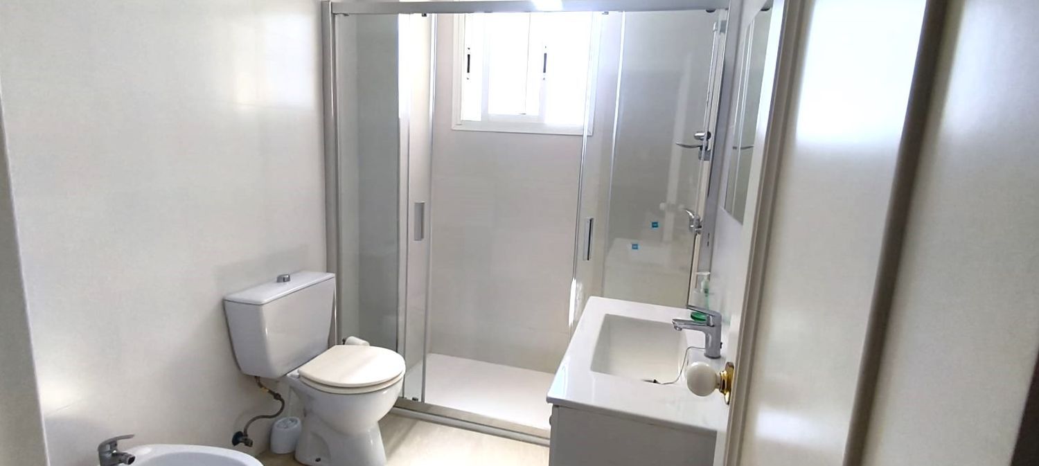 Piso en Plaza Valentin Ortigosa, Los Guindos - Parque Mediterráneo - Santa Paula - Foto 12