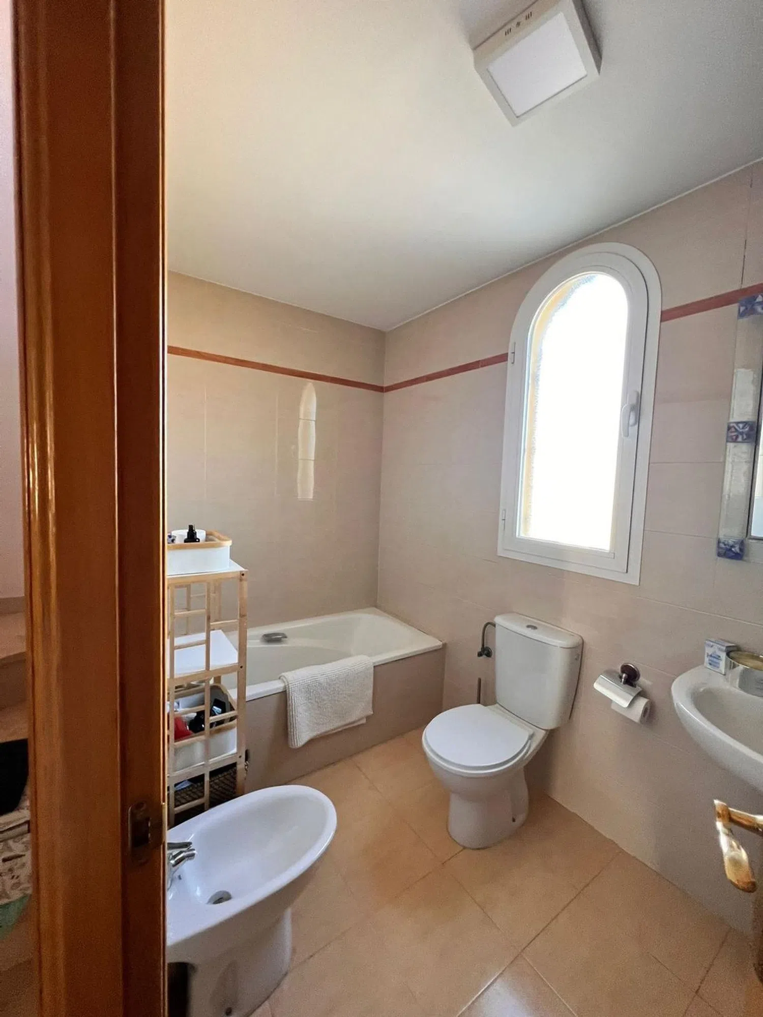 Chalet adosado en avenida Cristóbal Colón, 147 - Foto 2