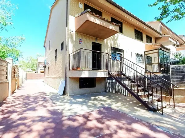 Chalet adosado en Mejorada del Campo - Foto 1