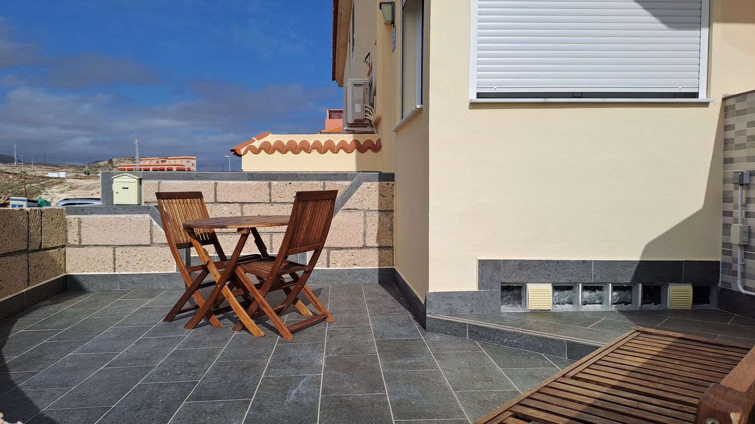 Chalet adosado en Avenida la Caleta, 14 - Foto 2