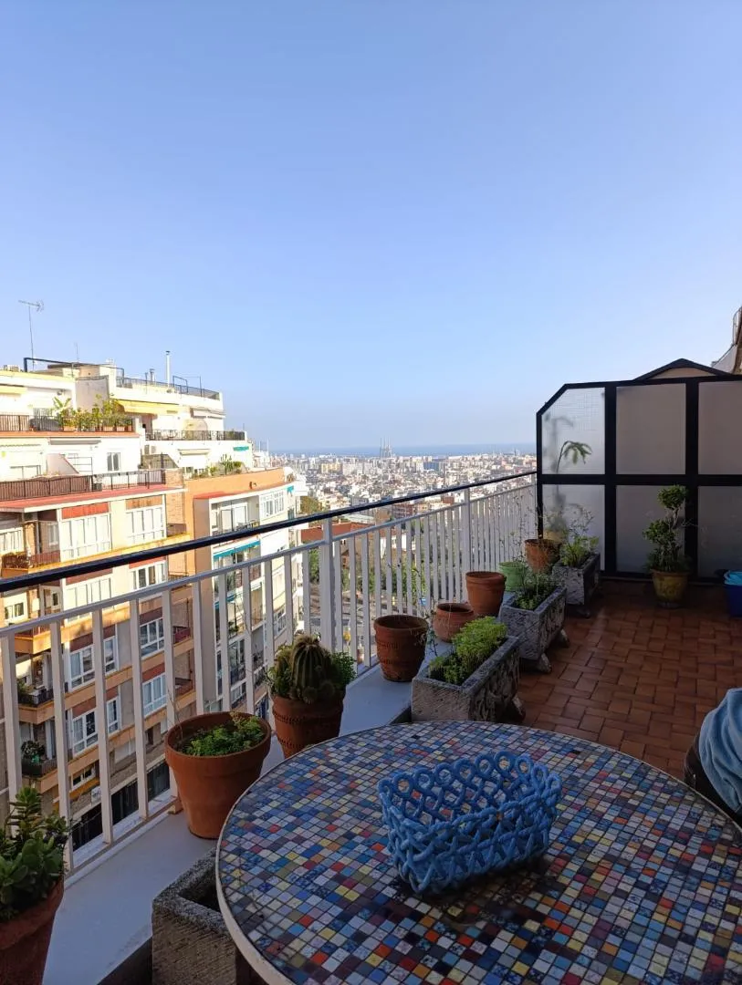 Piso en  Avinguda de la Mare de Déu de Montserrat 153