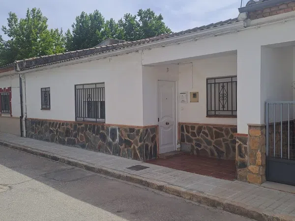 Chalet adosado en Calle Príncipe de España, 1 - Foto 1