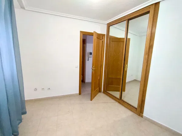 Piso en Calle mercedes escribano, 25, Reyes Católicos - Pº de San Antonio, Reyes Católicos - Pº de San Antonio - Foto 4