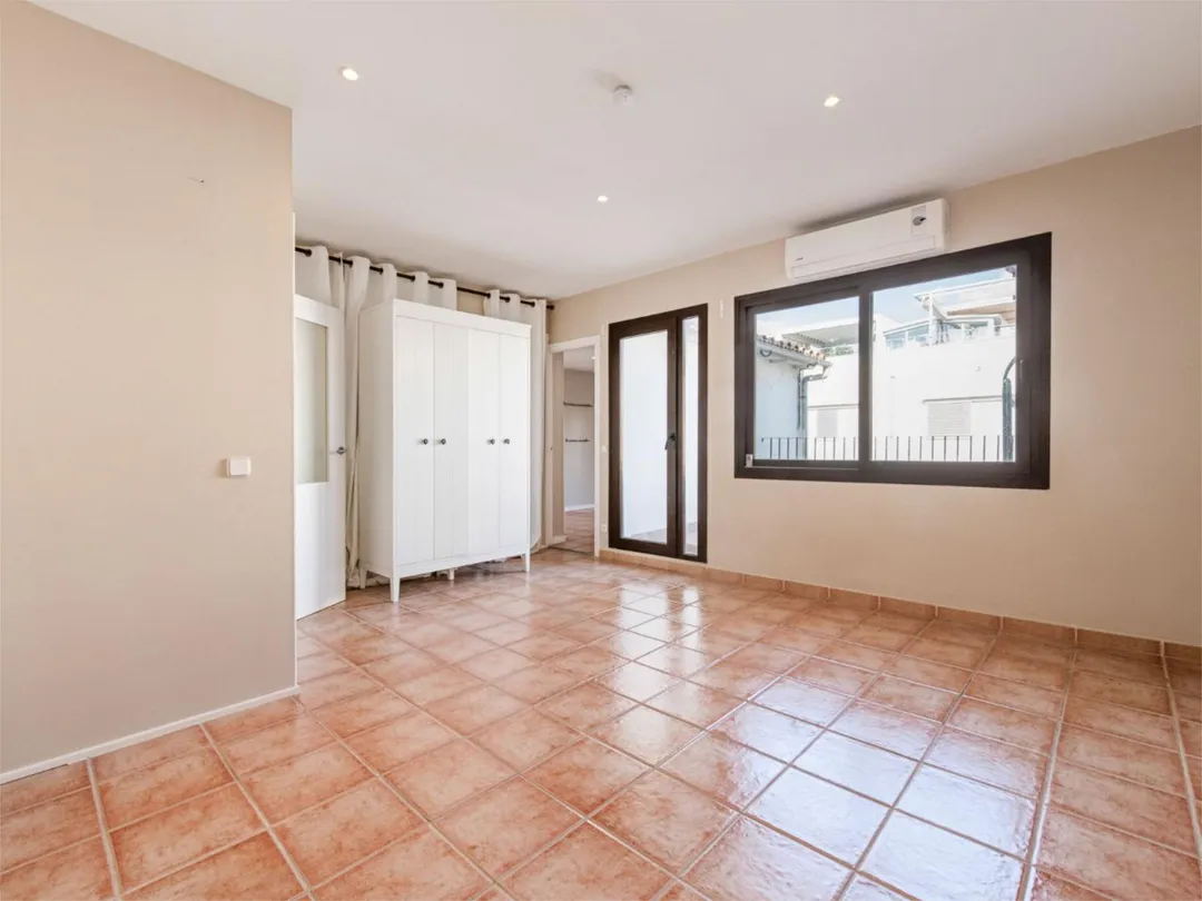 Casa adosada en  Carrer de la Palmera 23 - Foto 8