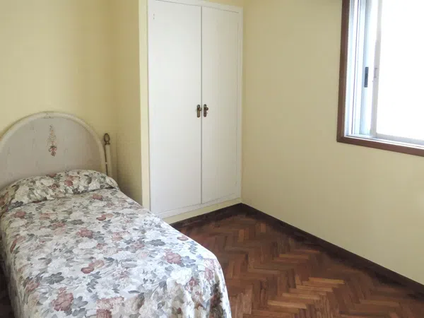 Piso en calle Monasterio de Caaveiro, 28 - Foto 6