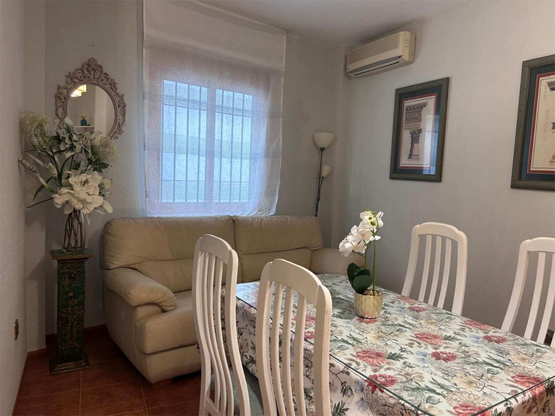 Piso en  Calle Mayor de Santa Marina 9 - Foto 2