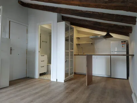 Estudio en calle de los Abades, 7