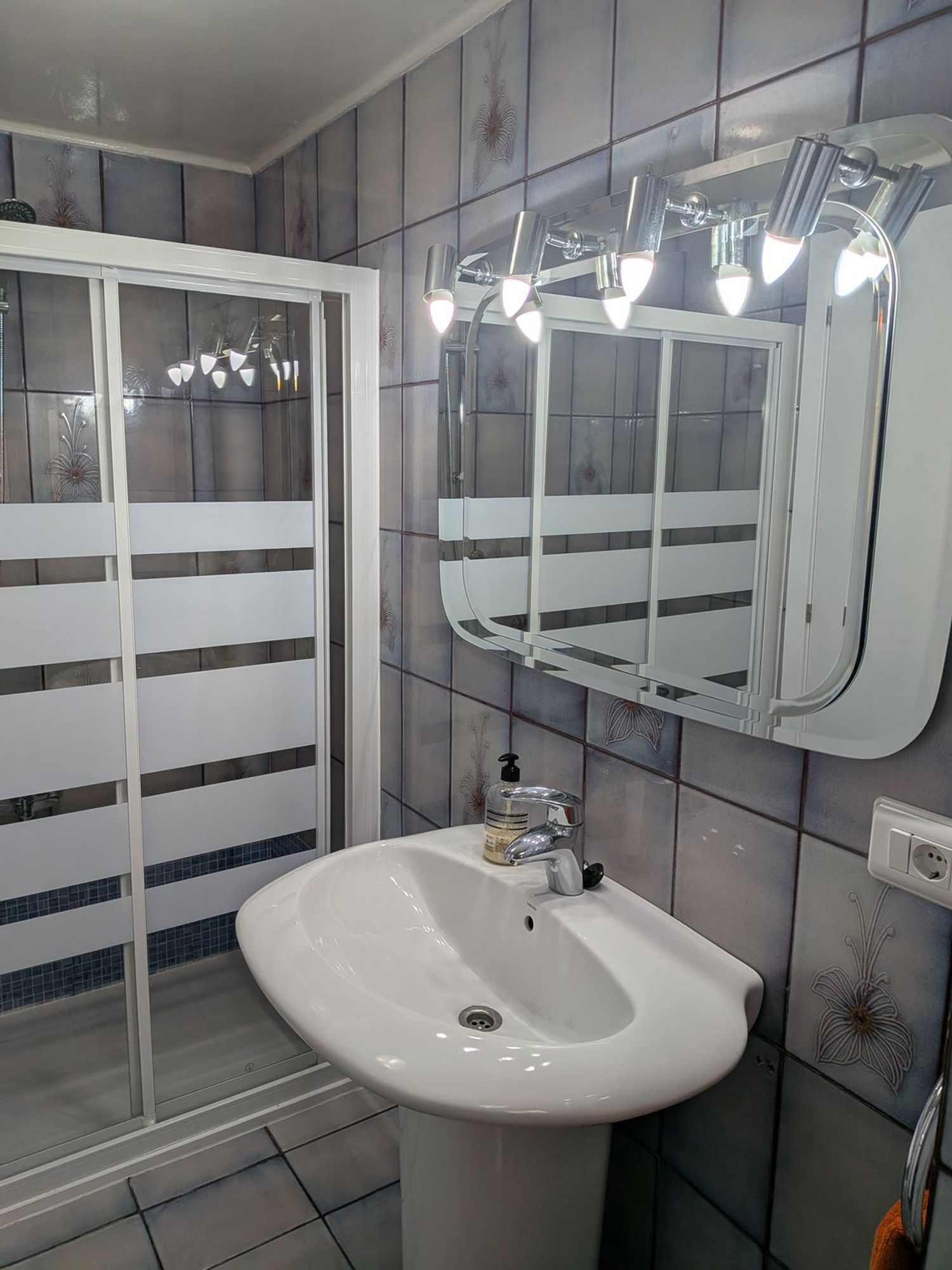 Chalet adosado en calle de Jordi Martí Rosselló, 8 - Foto 2