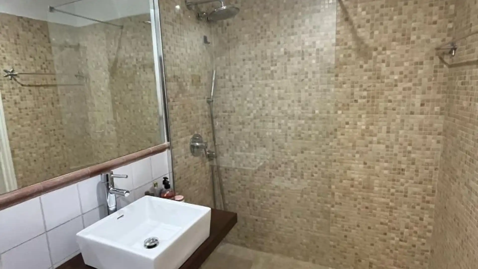 Casa adosada en  Calle Álamo del Higuerón 12 - Foto 10