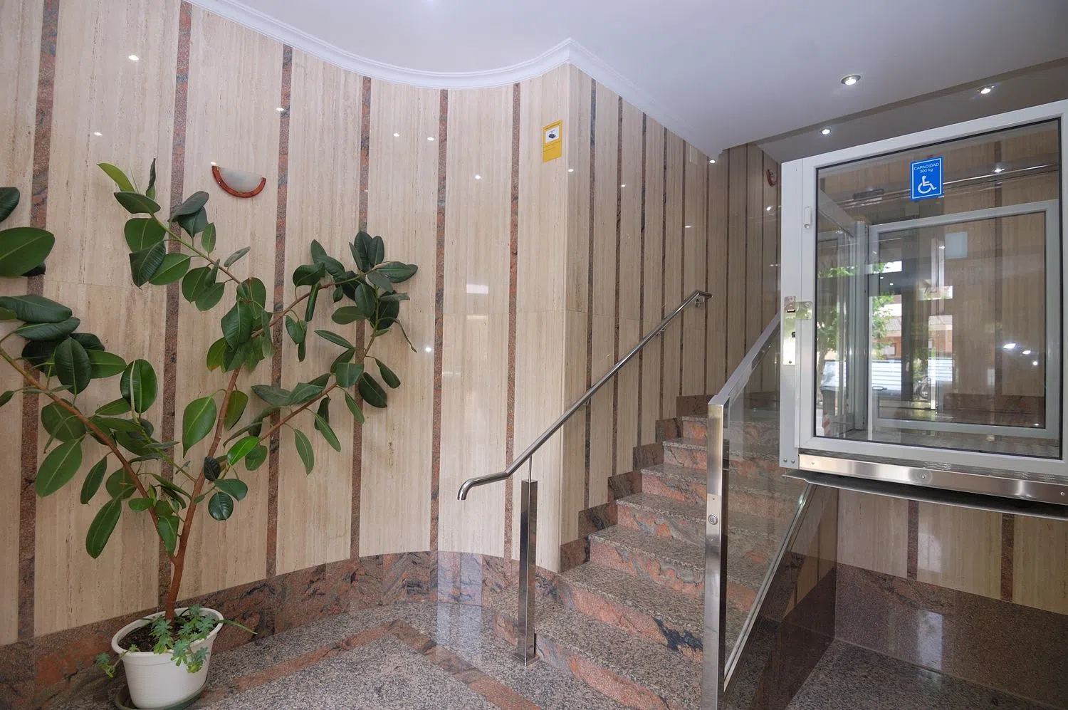 Piso en avenida de Villamayor, 74 - Foto 1