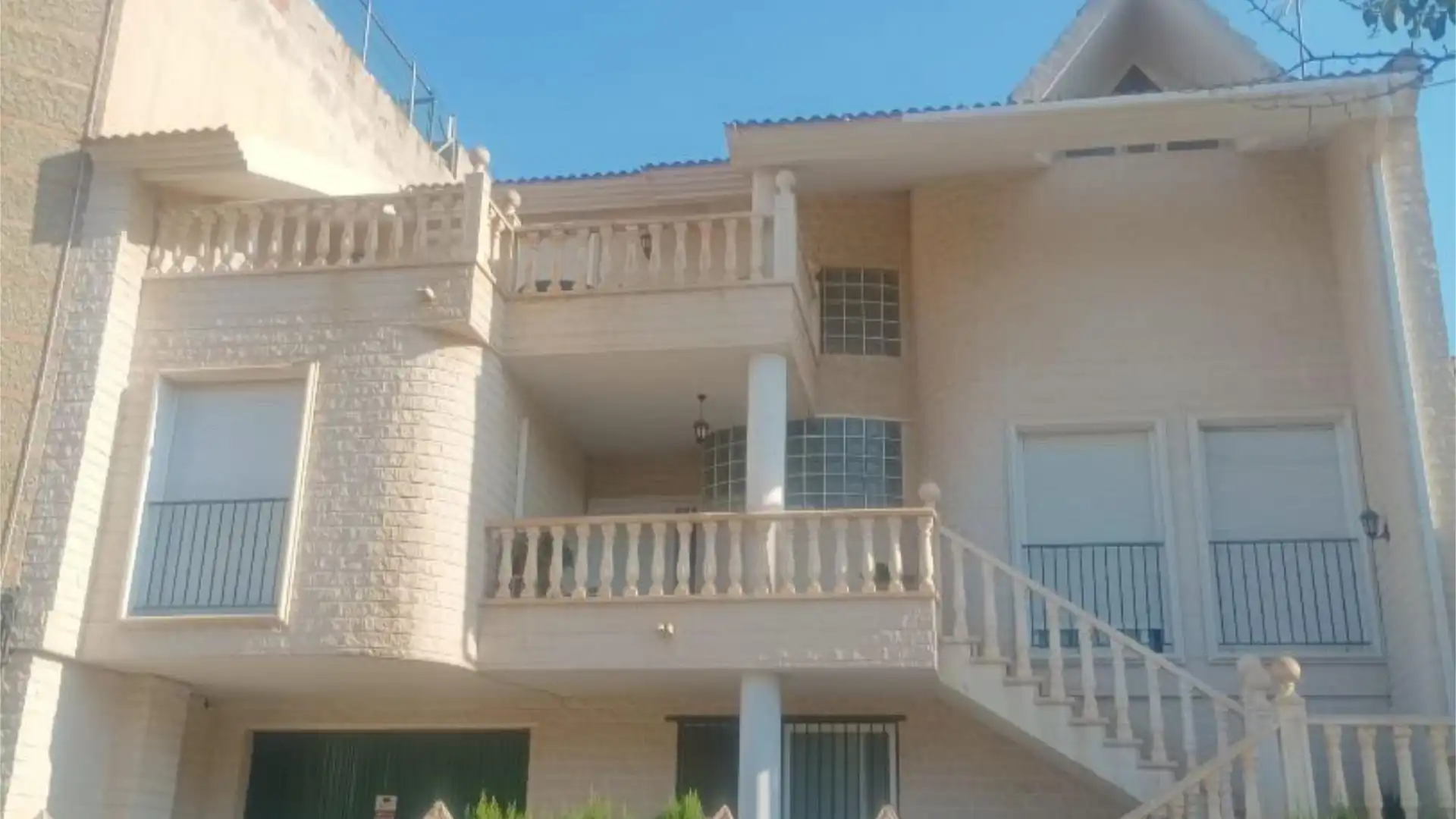 Casa adosada en  Calle Calderón de la Barca 20 - Foto 1