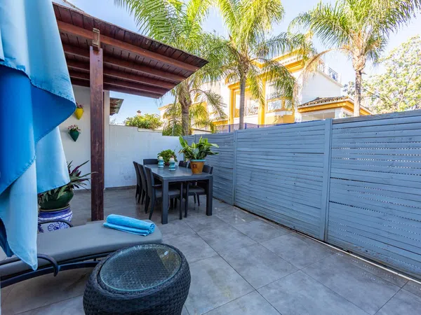Chalet adosado en Avenida Virgen del Rocío, 20 /22 - Foto 24
