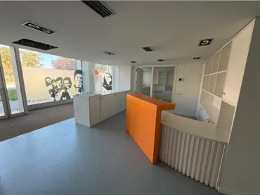 Local comercial en  Carrer del Marquès de Comillas - Foto 1