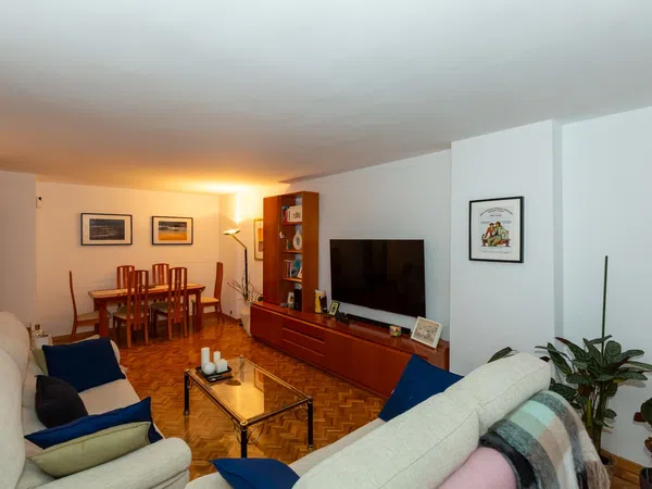 Piso en calle de la Marina Española, 12