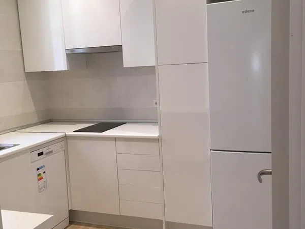 Piso en calle de Navas del Rey, 51