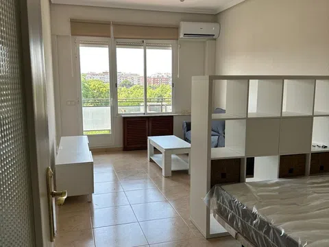 Estudio en calle del Marqués de Lema, 7