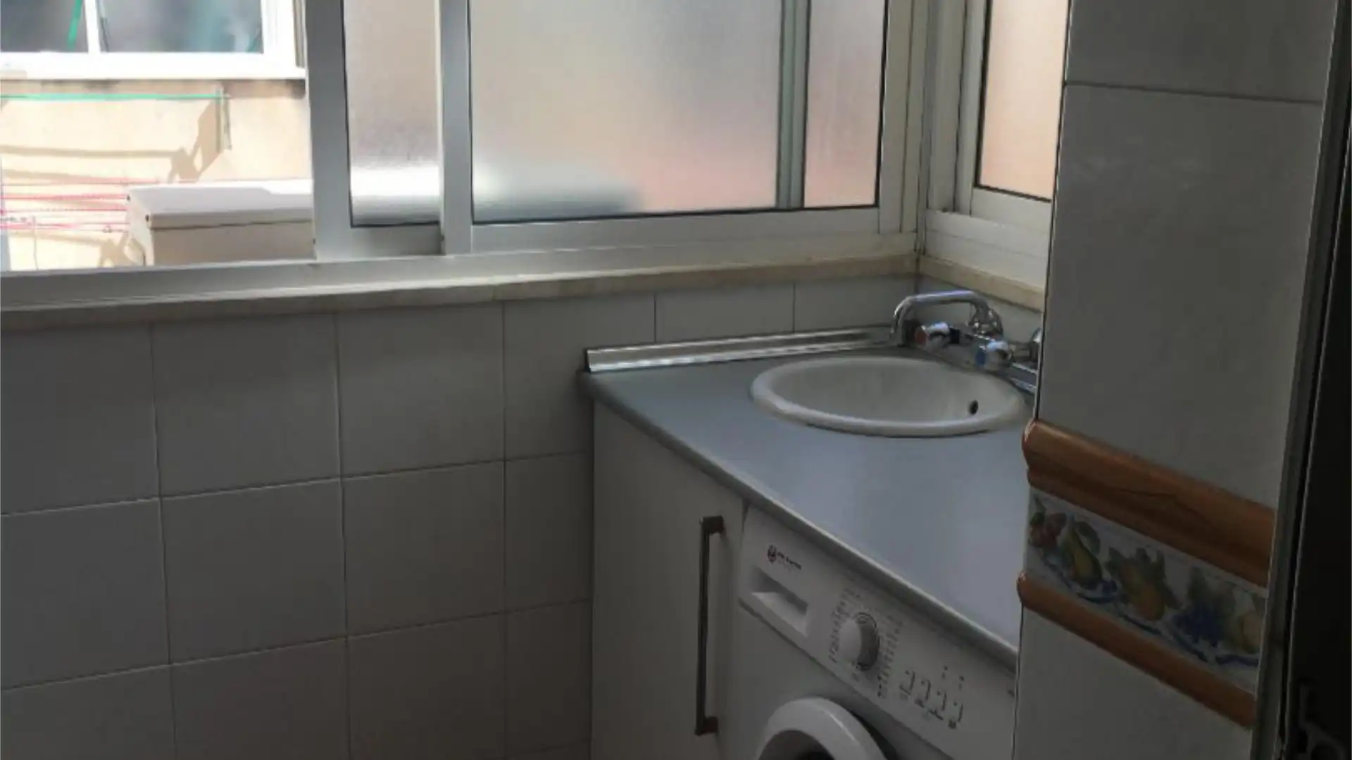 Piso en  Avenida del Editor Ángel Caffarena 21 - Foto 5