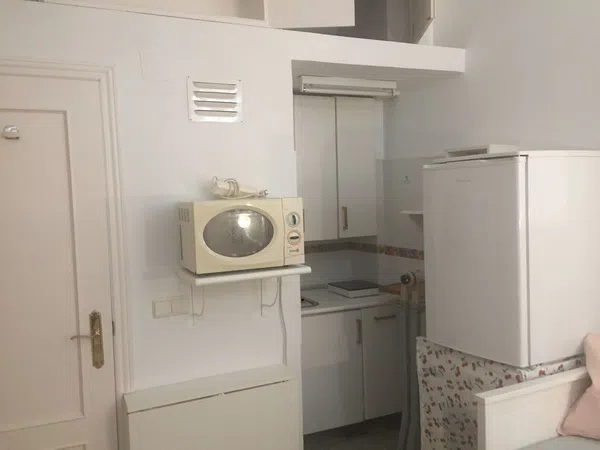 Estudio en calle Teodosio, 22 - Foto 3