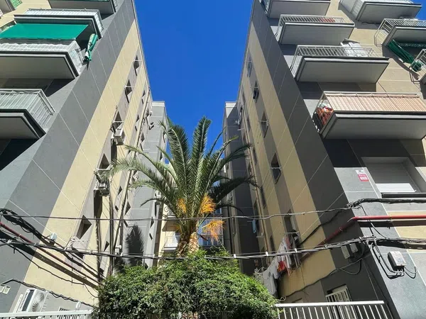 Piso en calle Julia Nebot, 18