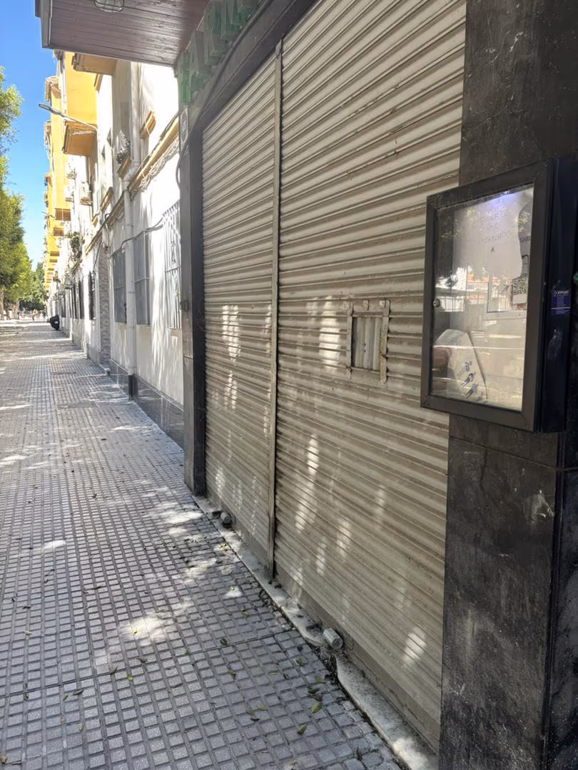 Planta baja en  Avenida de la Paloma 4 - Foto 2