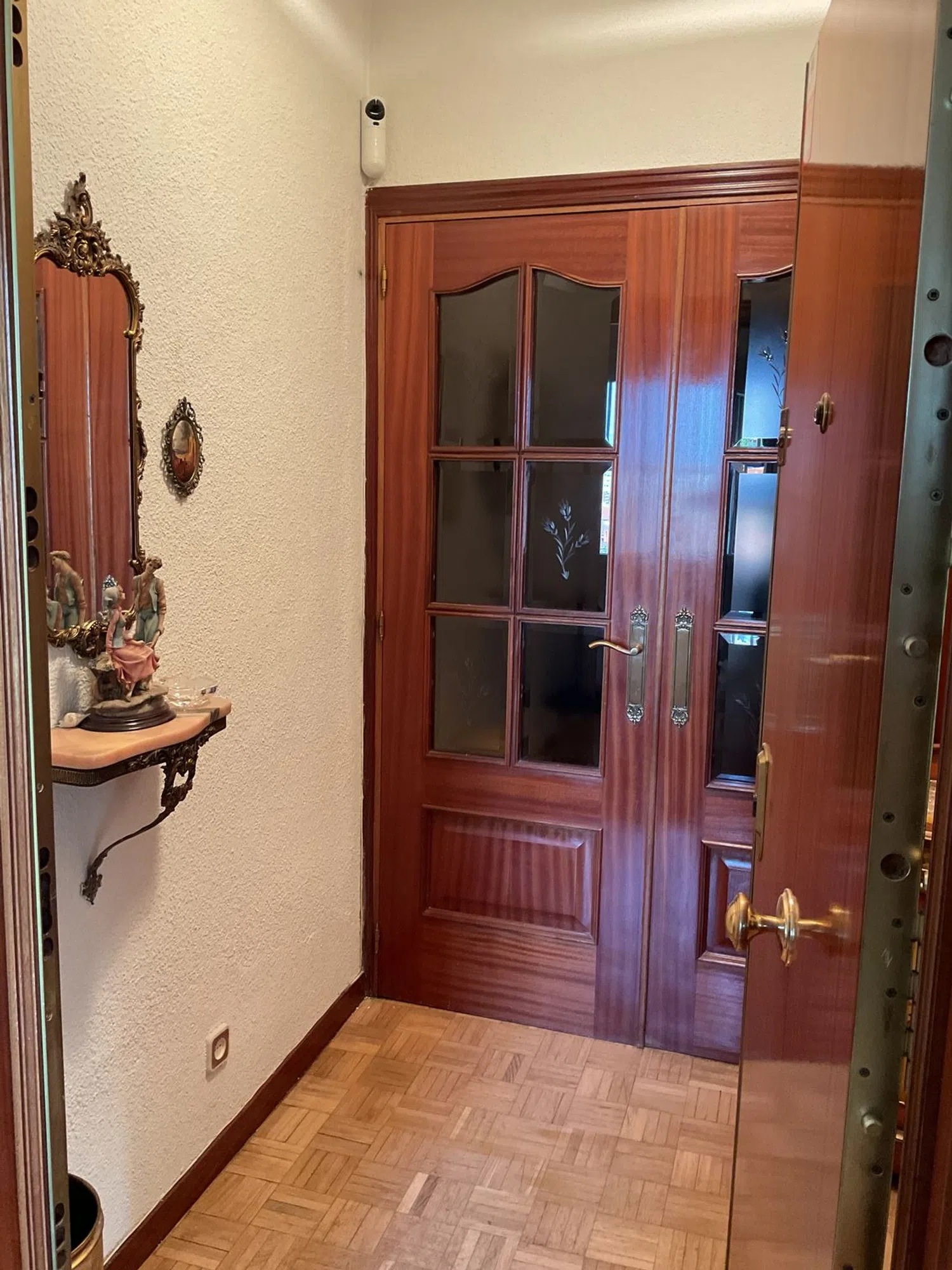 Piso en calle de Menasalbas, 6 -8 - Foto 1