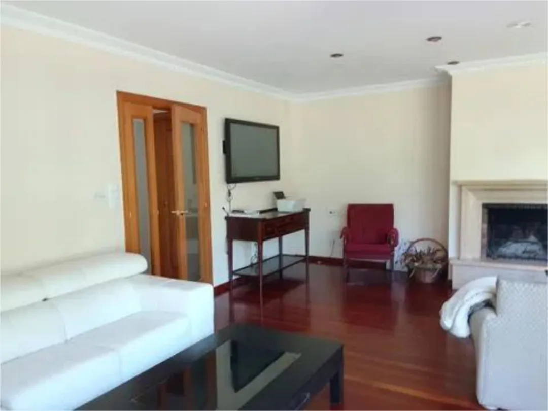 Casa adosada en Santiago de Compostela - Foto 2