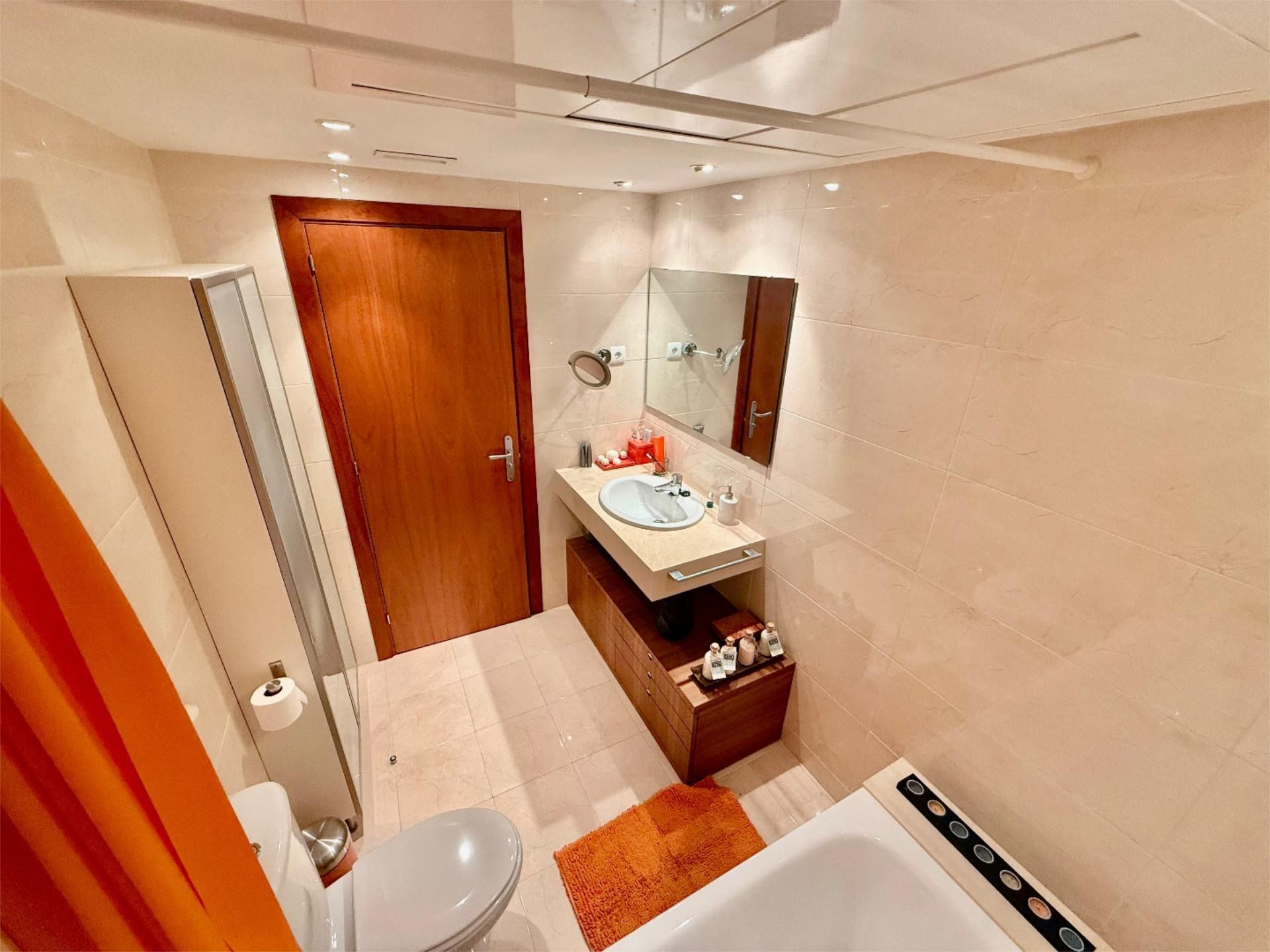 Piso en  Camí Antic de València 49 - Foto 27