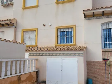 Casa adosada en  Calle Castillo de la Mola 1 - Foto 9