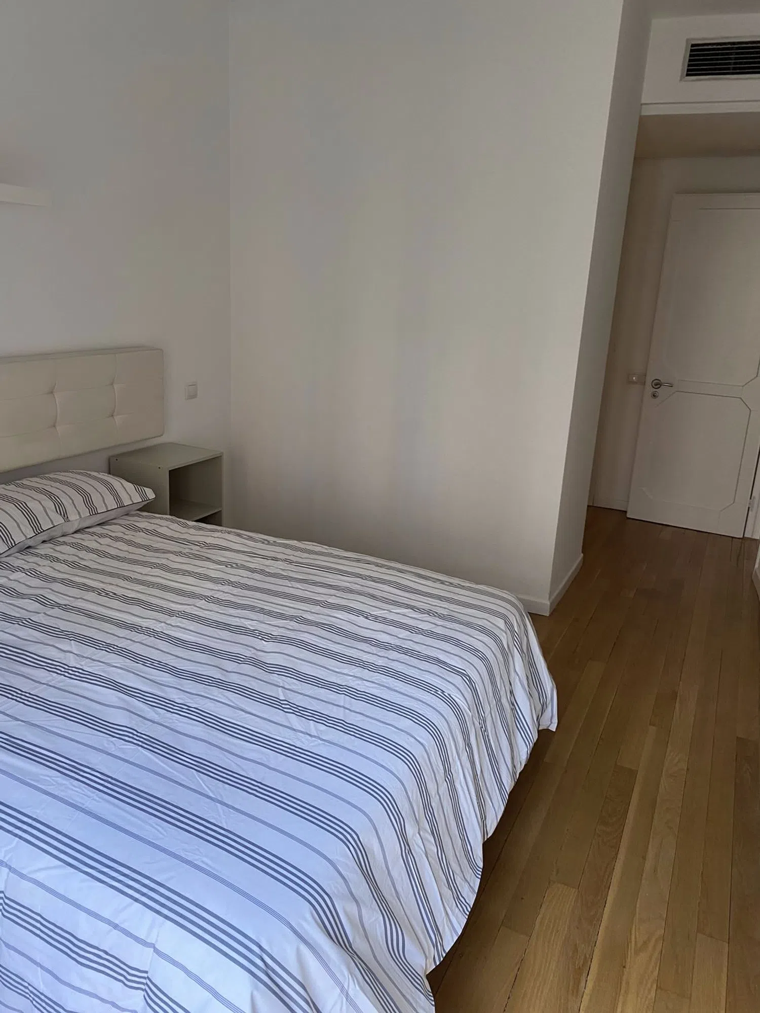Piso en calle de Guzmán el Bueno, 61 - Foto 10
