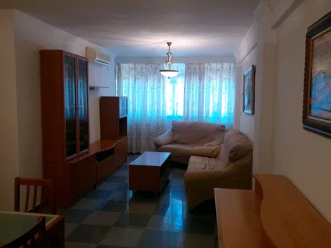 Piso en calle Emilio Prados, 16