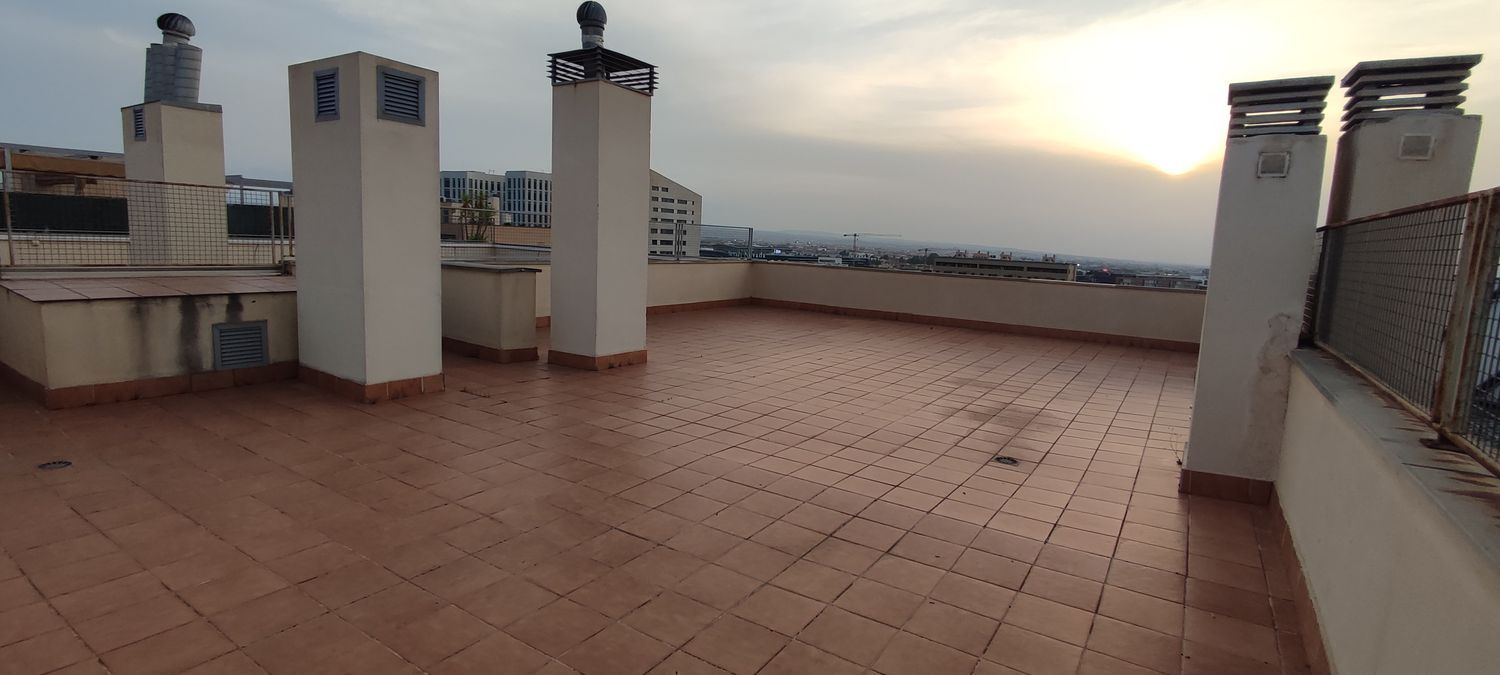 Piso en avenida de la Ilustración, 85 - Foto 3