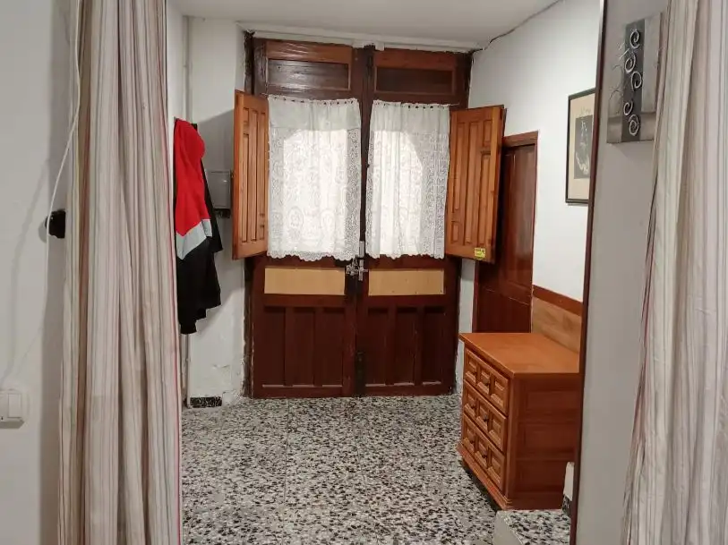 Casa adosada en  Carrer Sant Roc 19 - Foto 2