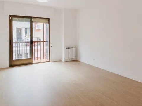 Piso en calle de Alustante, 18