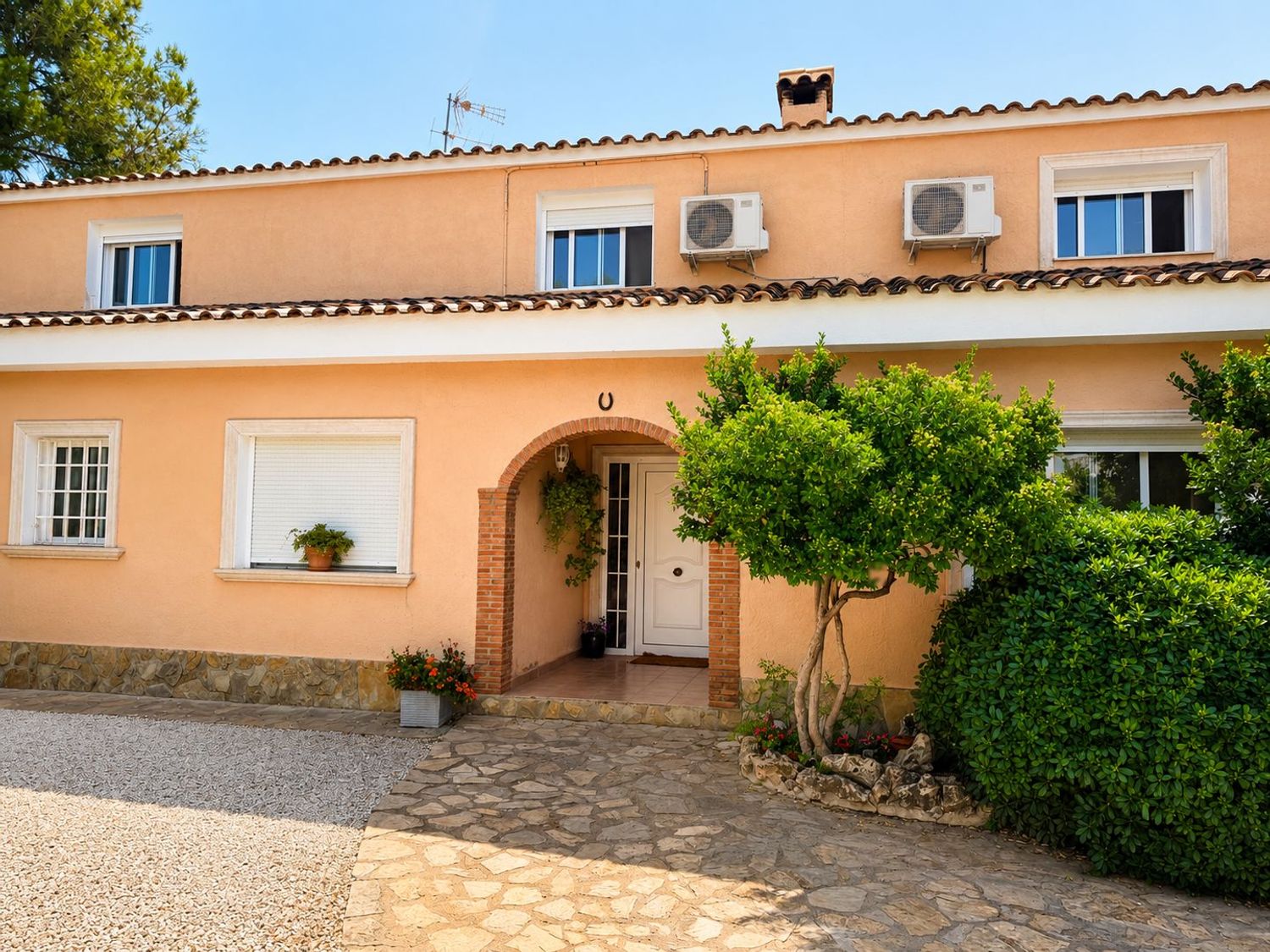 Casa o chalet independiente en Calle Pobla de Vallbona, 267 a - Foto 2