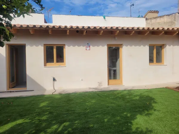Casa independiente en calle de la Lluna, 18