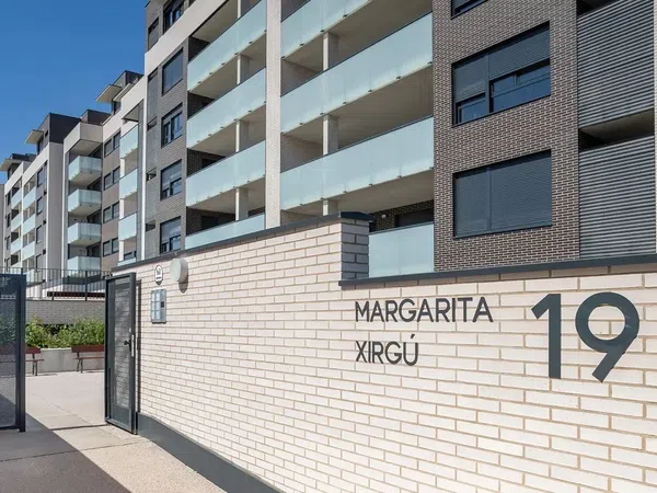 Piso en calle Margarita Xirgu, 19