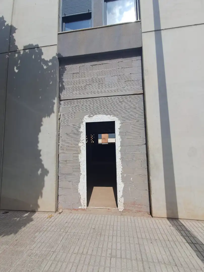 Local comercial en  Carrer Montcada - Foto 2