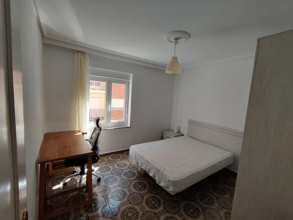 Piso en Calle Vitigudino, 30, Carmelitas - Foto 1