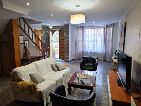 Chalet adosado en Calle de Ramon Perellos - Foto 2