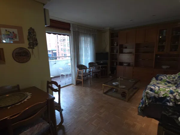 Piso en calle de Melchor Fernández Almagro, 11