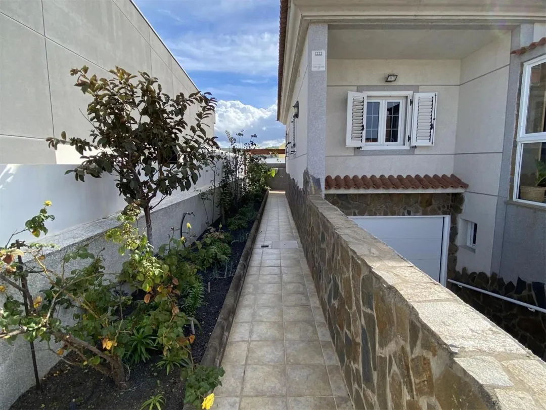 Chalet en  Avenida de la Democracia 39 - Foto 10