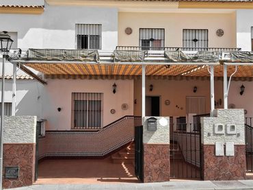 Casa adosada en  Calle Ramón y Cajal 8b - Foto 1