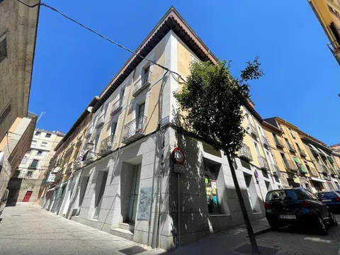 Piso en calle San Quintín, 2