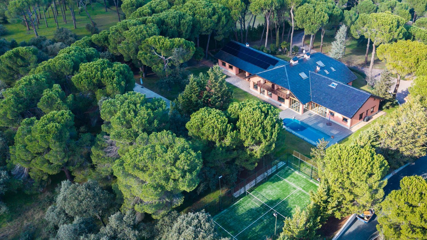 Casa independiente en Urb. las encinas Barrio Monteclaro