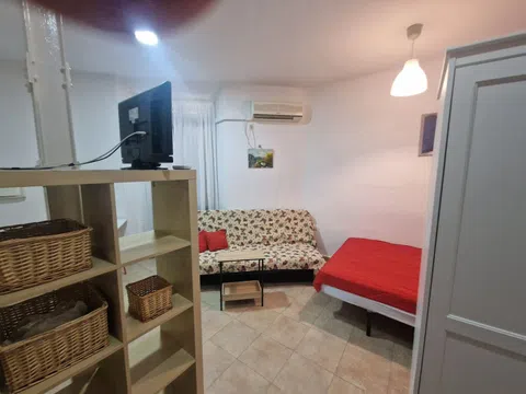 Estudio en calle Regina, 5