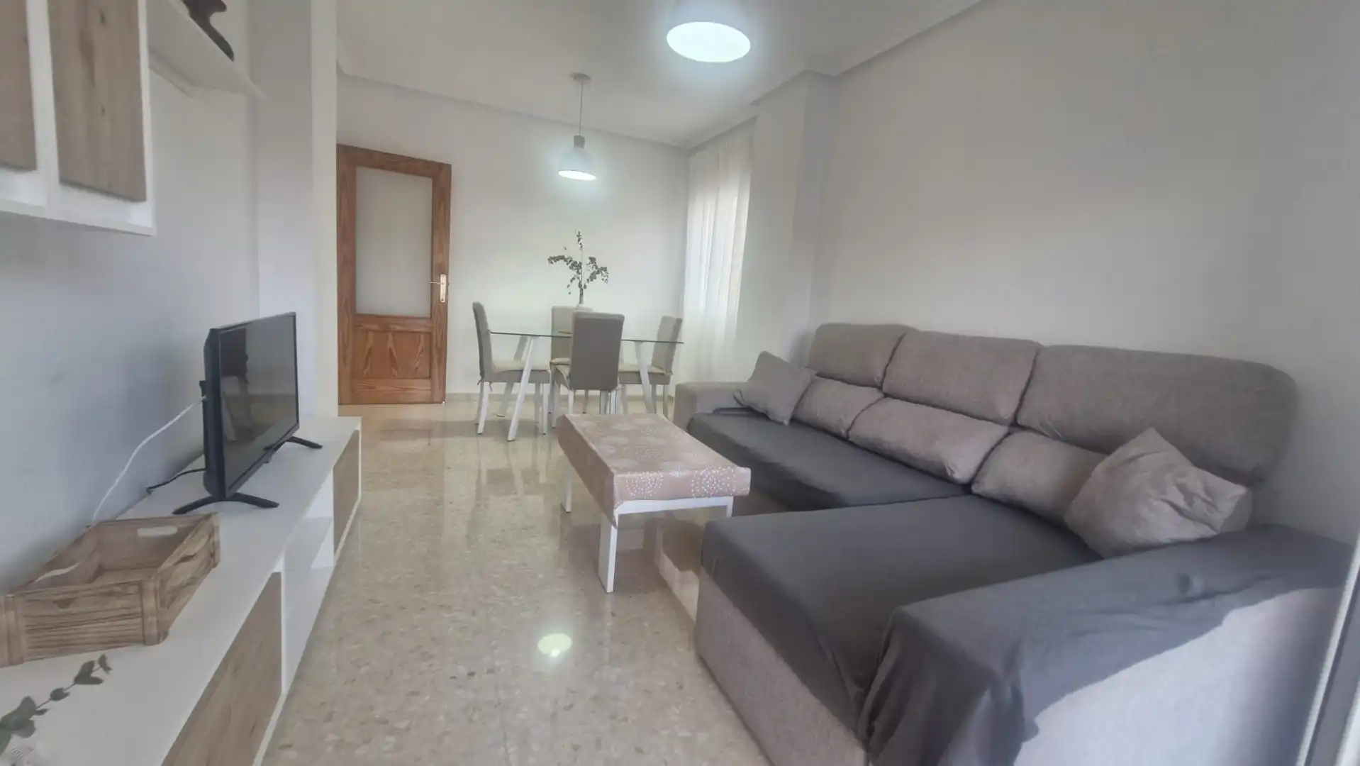 Piso en  Calle Islas Baleares 78 - Foto 13