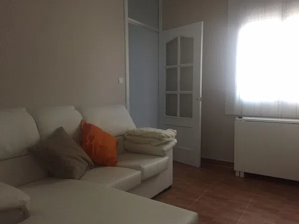 Piso en calle de Guzmán el Bueno, 65