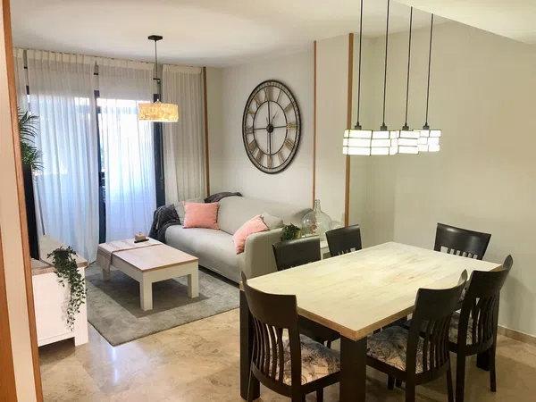 Piso en calle Reina Sofía, 11