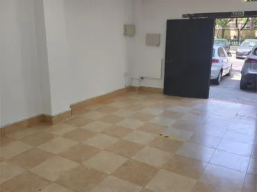 Local comercial en  Calle Puerto de Envalira 8 - Foto 1
